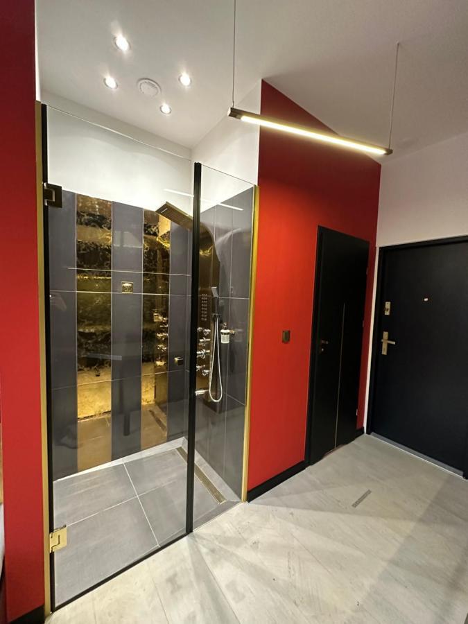 Darkhouse Versace Red Лодзь Экстерьер фото