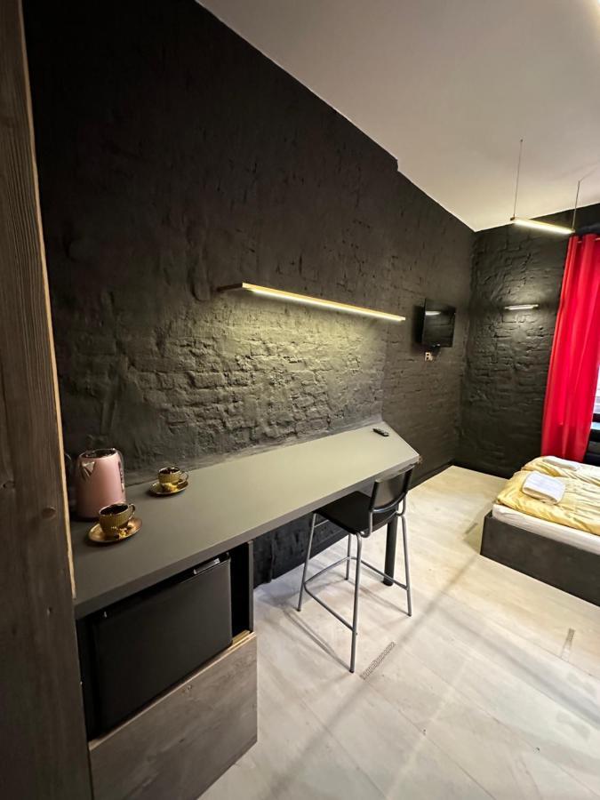 Darkhouse Versace Red Лодзь Экстерьер фото